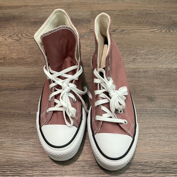 New Converse Chuck Taylor All Star Platform
Lift High-Top Sneaker Plum Size 6.5 - Picture 9 of 14